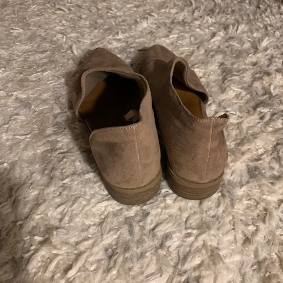 Universal Thread Shoes - Picture 2 of 4